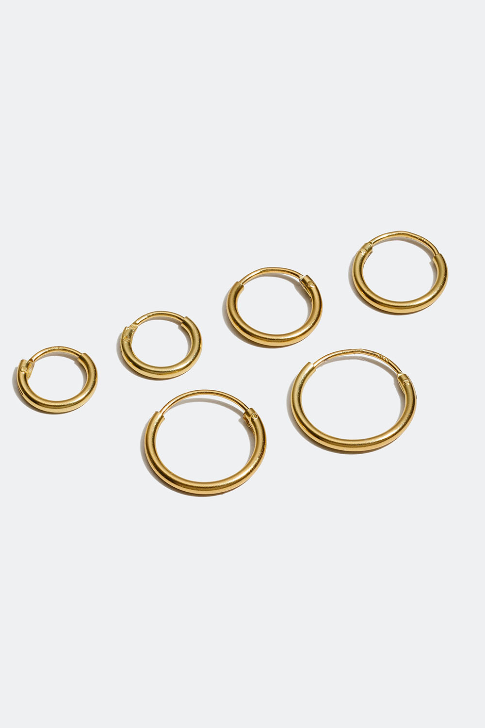 Hoops förgyllda med 18K guld, 3-pack, 1 cm i gruppen Smycken / Örhängen / Hoops hos Glitter (307411661000)