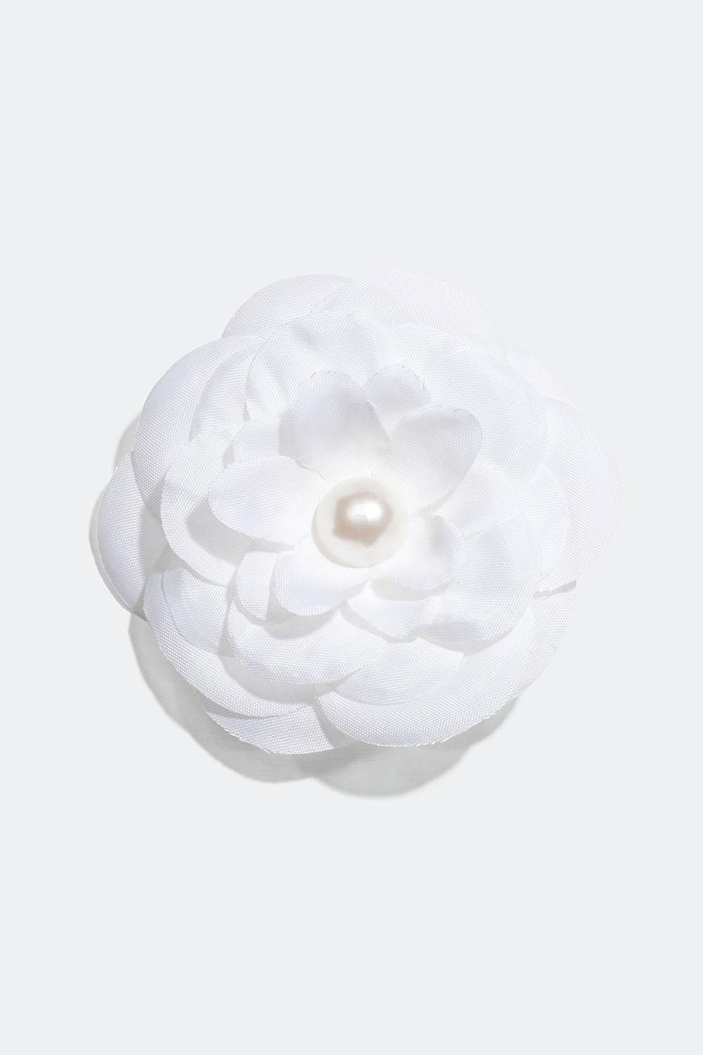 Spänne med liten vit blomma i gruppen Håraccessoarer / Spännen & klämmor / Hårspännen hos Glitter (335000523000)