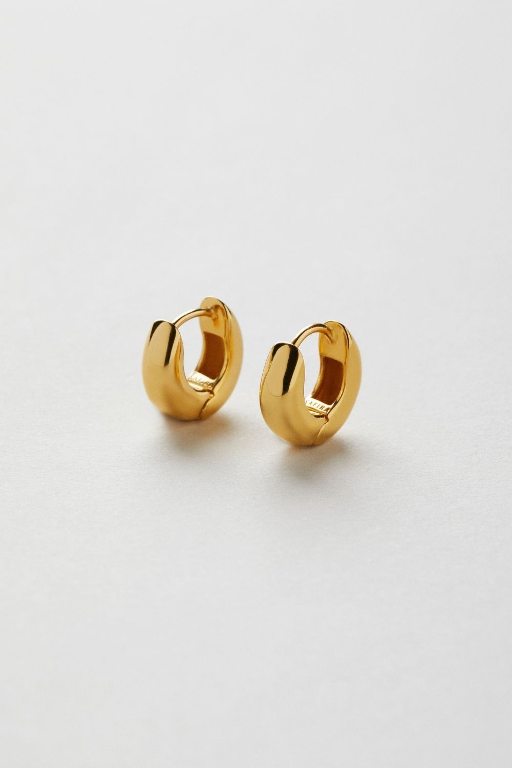 Chubby Hoops Earrings 24k Gold Plated i gruppen Safira hos Glitter (1300351-12-ONESIZE)