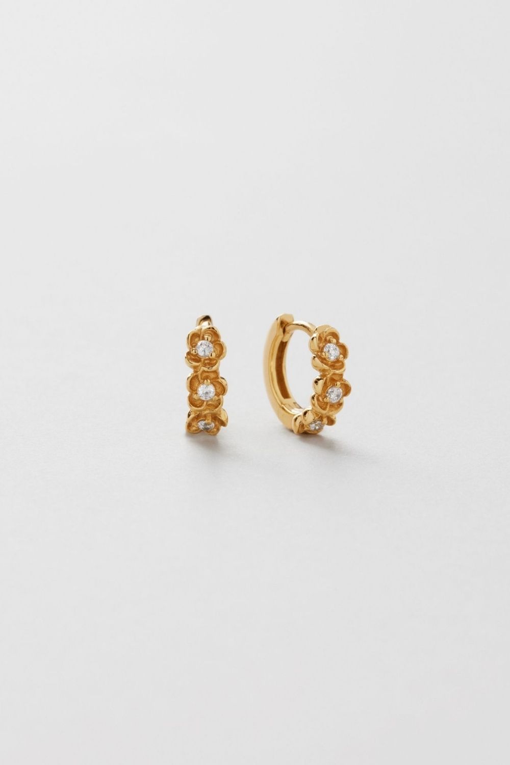 Flower Bouquet Hoops 18k Gold Plated i gruppen Smycken / Örhängen / Hoops hos Glitter (1301337-12-ONESIZE)