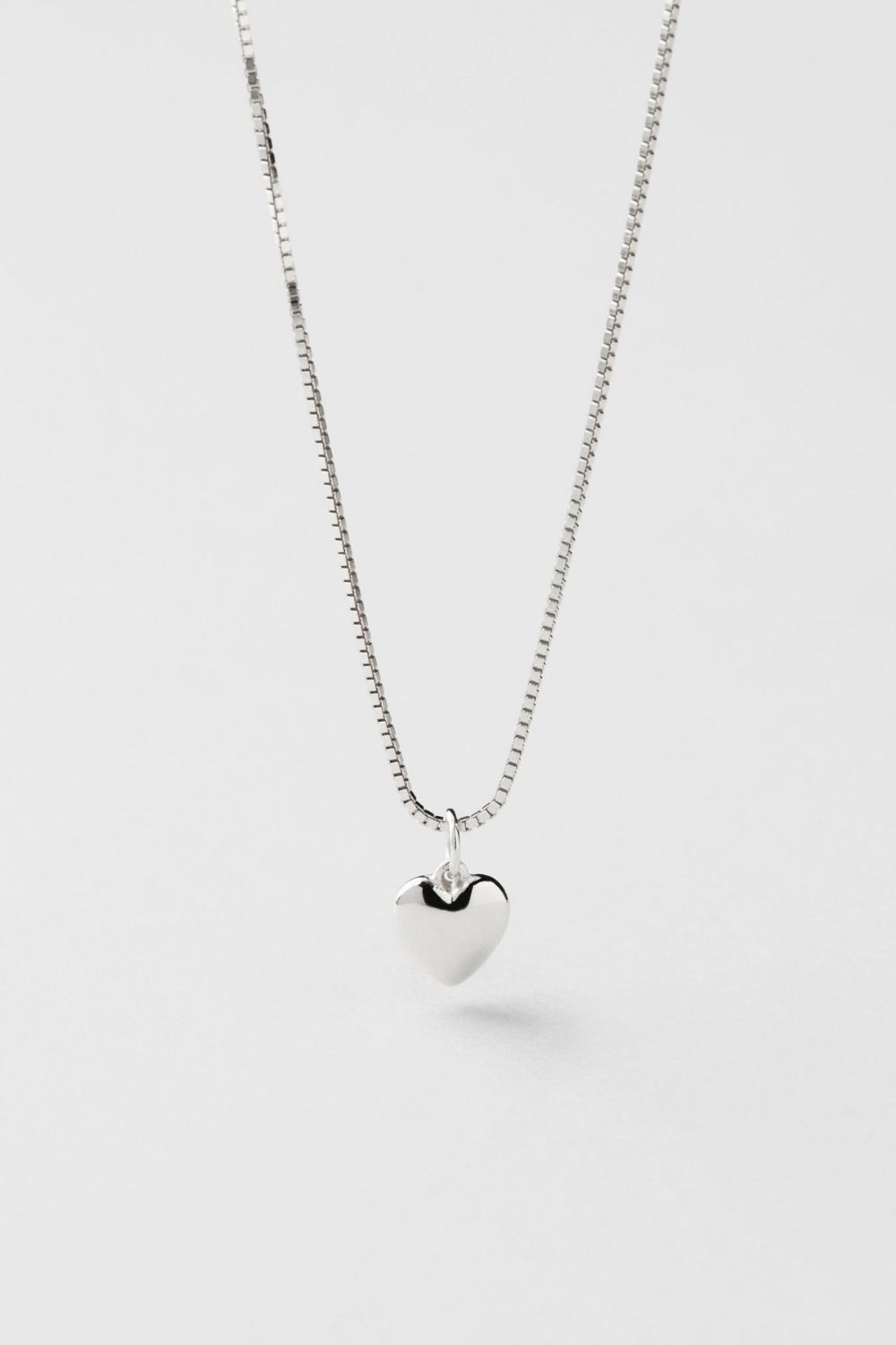 Solid Puffy Heart Necklace i gruppen Äkta silver / Silverhalsband / Halsband i äkta silver med hänge hos Glitter (1400484-11-ONESIZE)