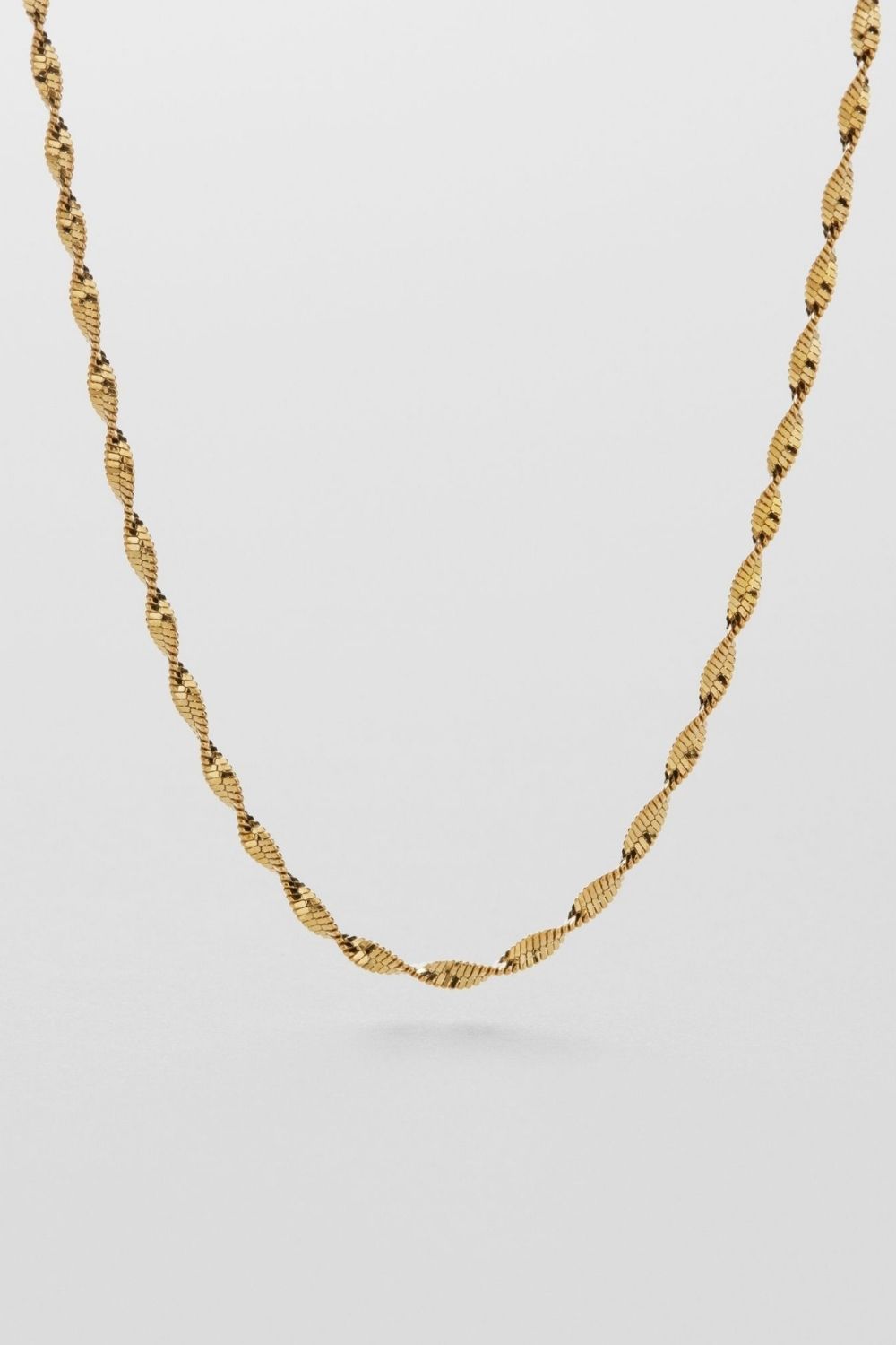 Twisted Herringbone Necklace 18k Gold Plated i gruppen Smycken / Halsband / Halskedjor hos Glitter (1400855-12-ONESIZE)