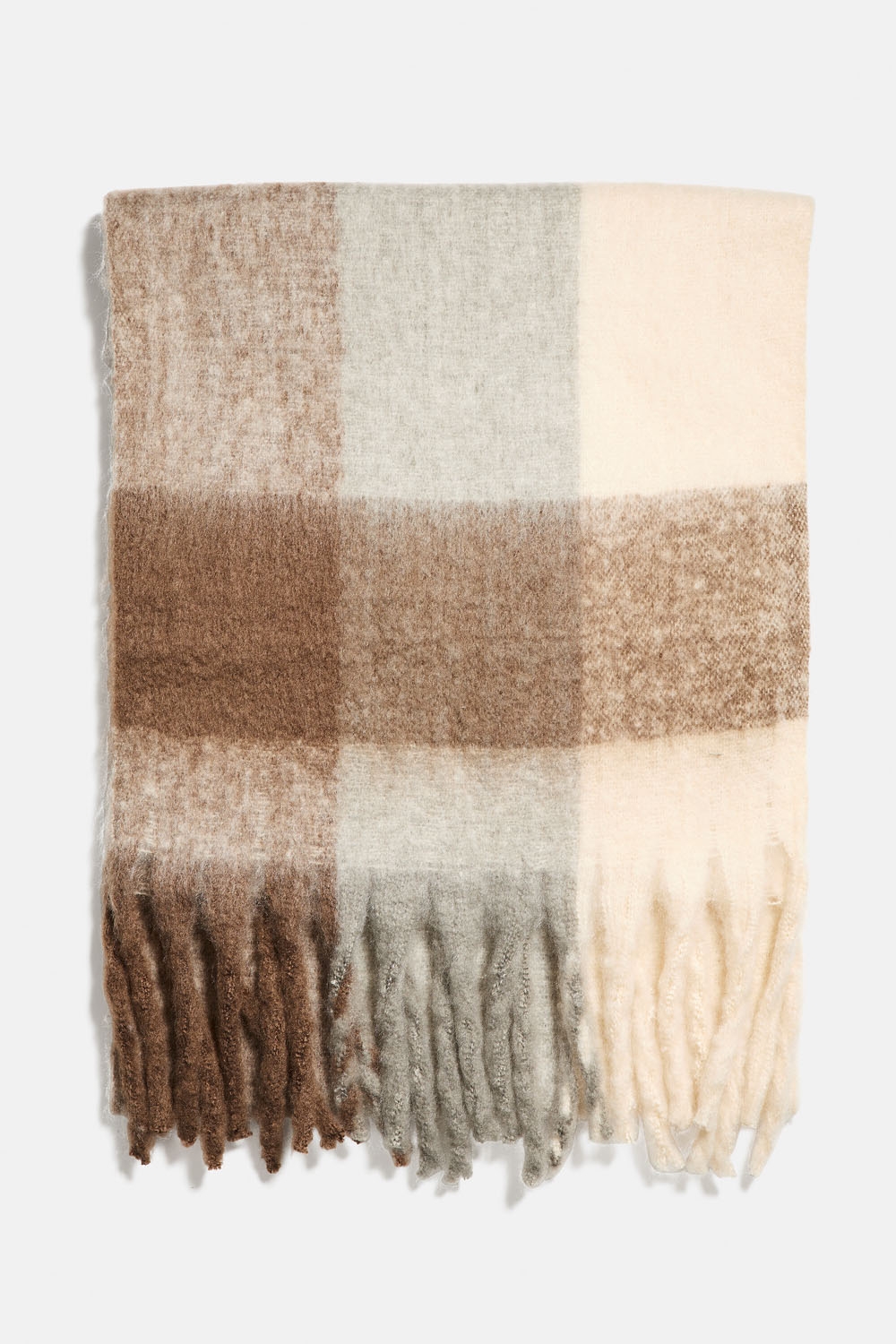 Borstad beige och brun halsduk i rutigt mönster i gruppen Accessoarer / Stickat hos Glitter (171001108600)