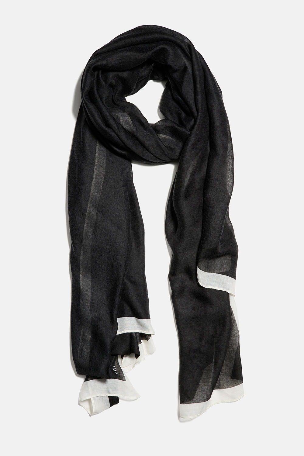 Svart sjal med vita kanter i gruppen Accessoarer / Scarves hos Glitter (171001519000)