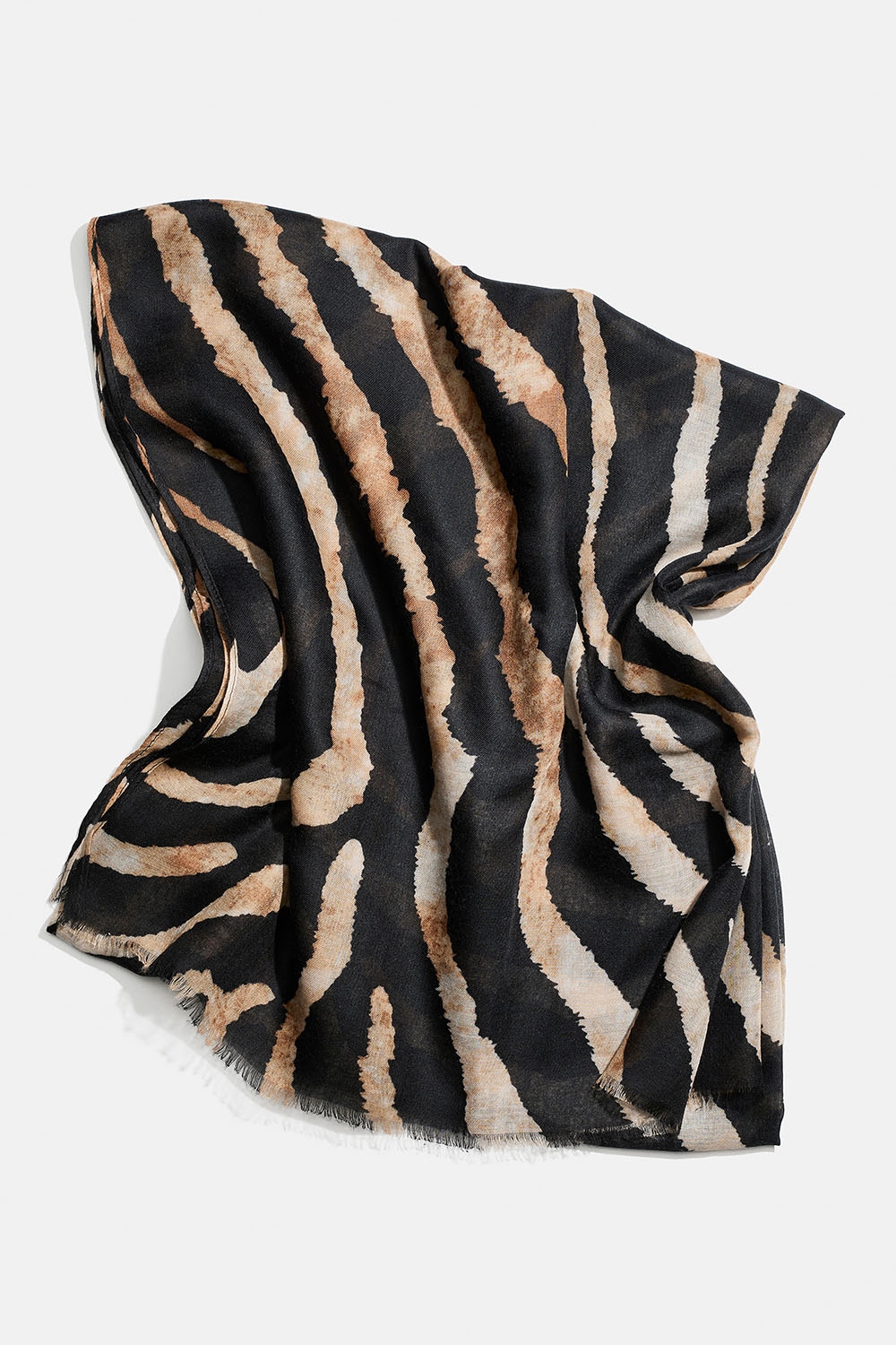 Tunn scarf med brunt och svart zebramönster i gruppen Accessoarer / Scarves hos Glitter (171001578400)