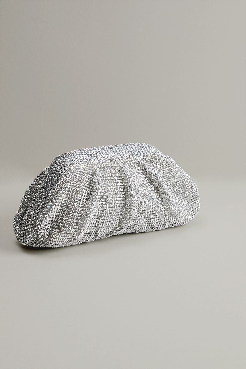 Mjuk silverfärgad clutchväska i strass i gruppen Store week / 2545 hos Glitter (172001851000)