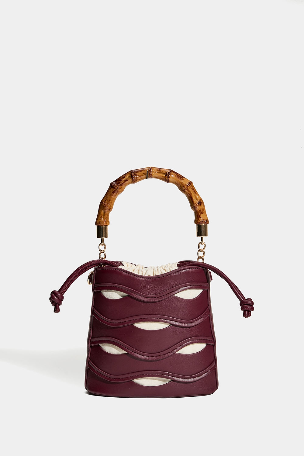 Vinröd bucketväska med topphantag i bambumönster i gruppen Väskor hos Glitter (172001936300)