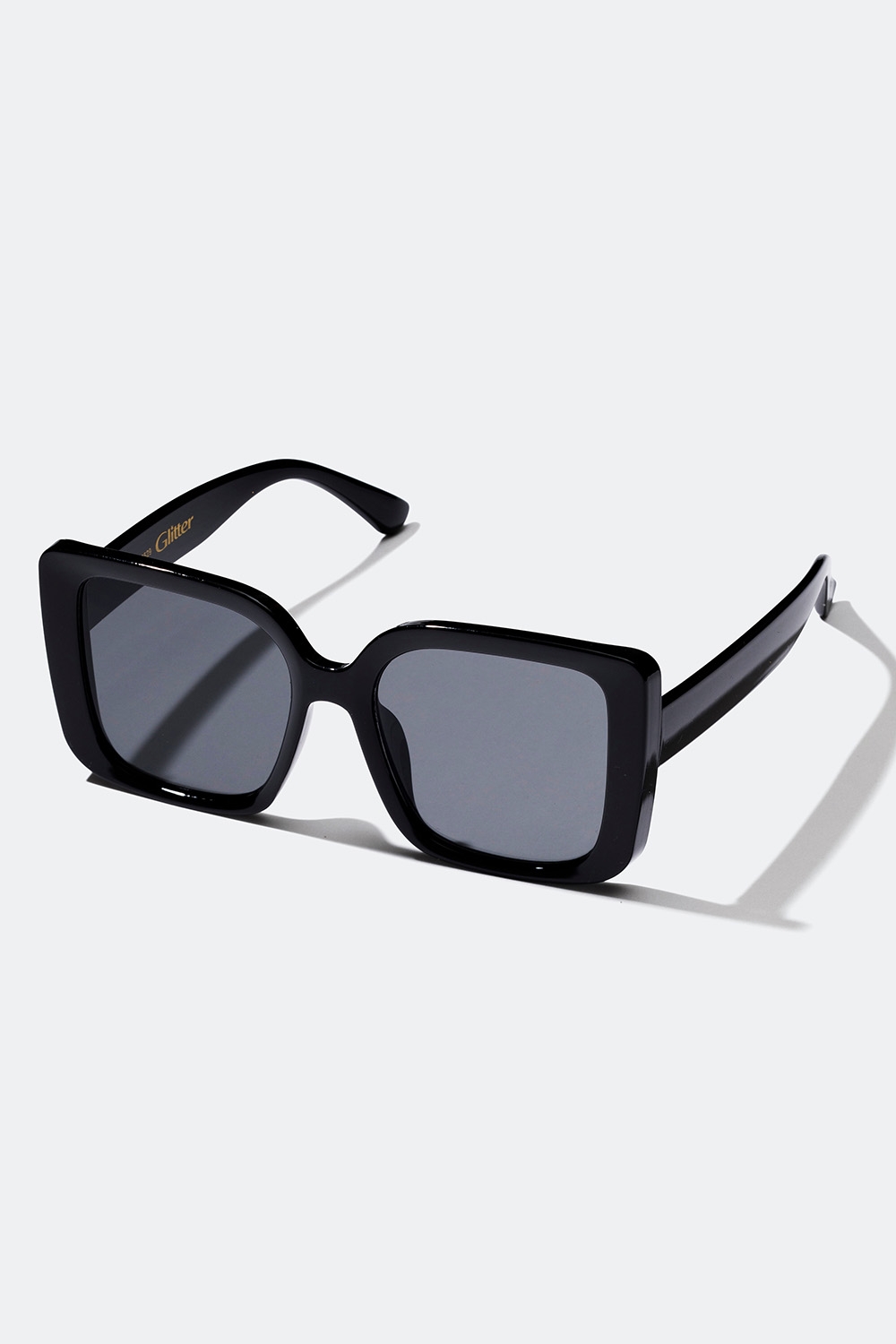 Svarta oversize solglasögon i gruppen Accessoarer / Solglasögon hos Glitter (176000529000)