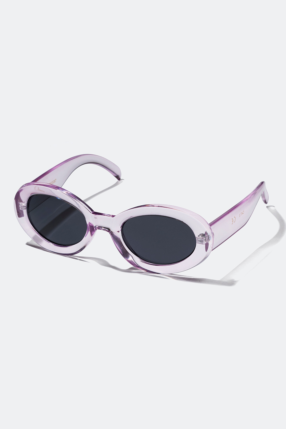 Lila solglasögon med oval design i gruppen Accessoarer / Solglasögon hos Glitter (176000676500)
