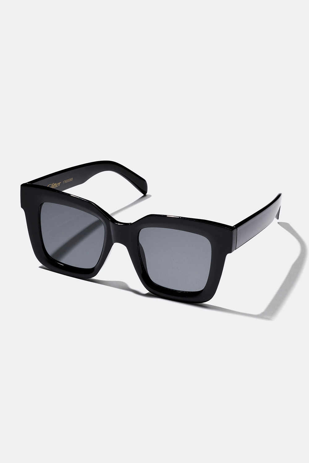 Stora svarta solglasögon med fyrkantig design i gruppen Solglasögon hos Glitter (176000689000)