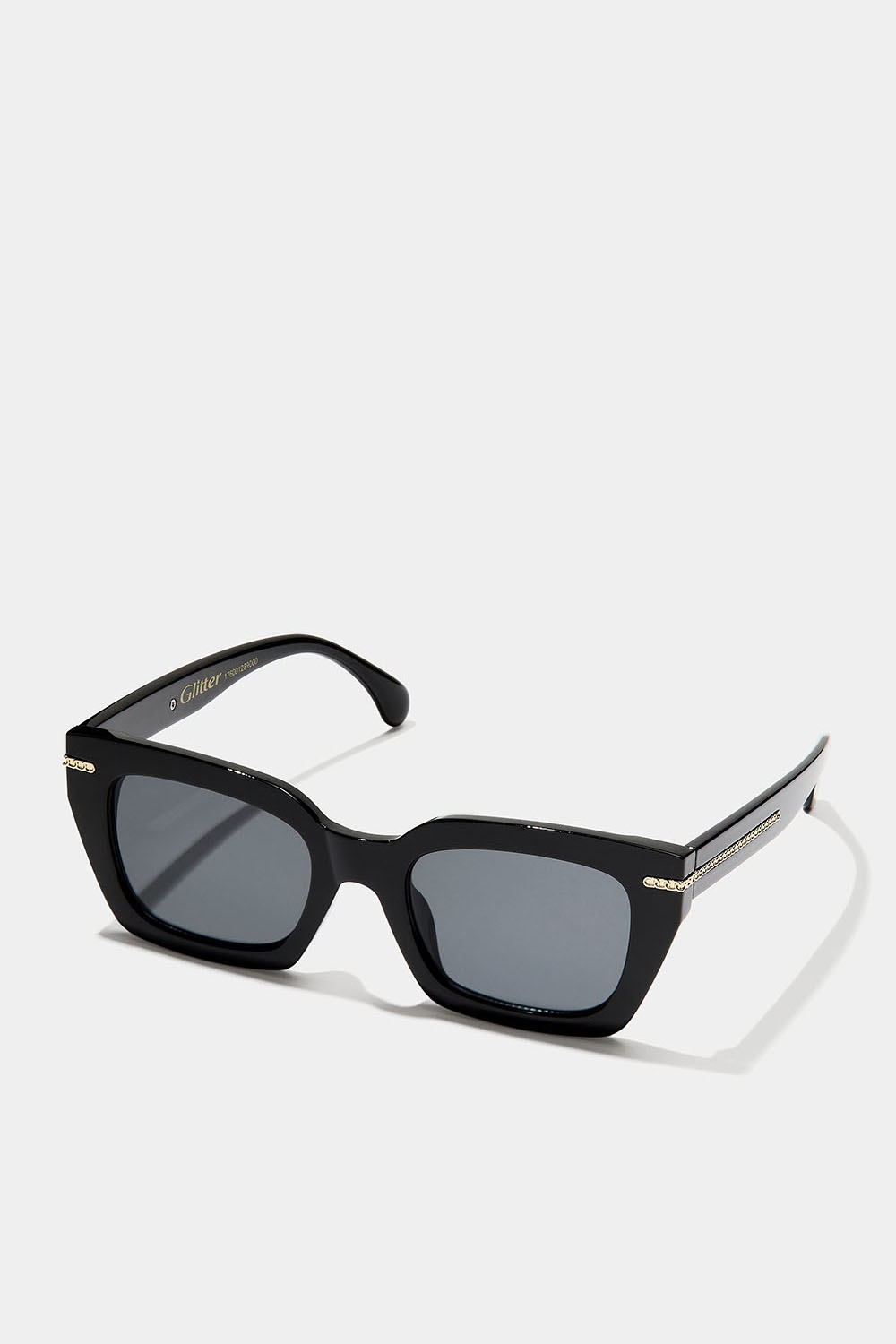 Kantiga solglasögon med kedjedetail. i gruppen Accessoarer / Solglasögon hos Glitter (176001289000)