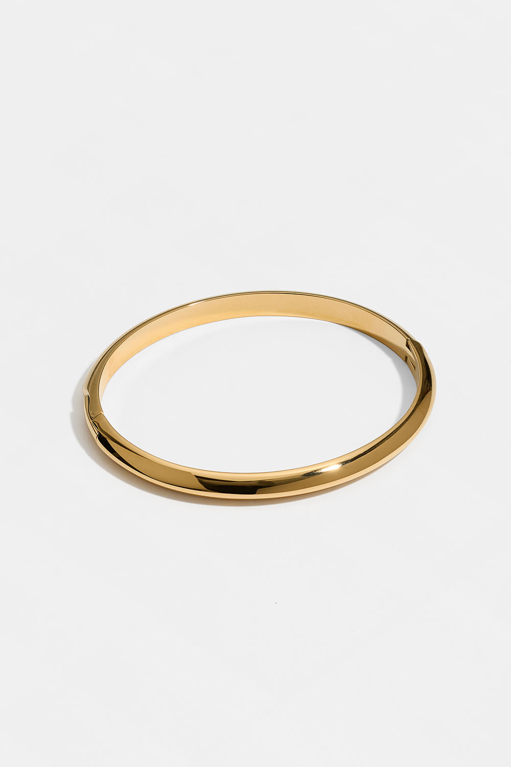 Bangle i 18k guldpläterat stål i gruppen Stål / Armband i stål hos Glitter (251002222002)