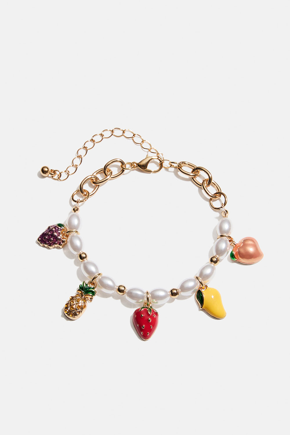 Armband med vita pärlor och berlocker med frukter i gruppen Smycken / Armband hos Glitter (251002239902)
