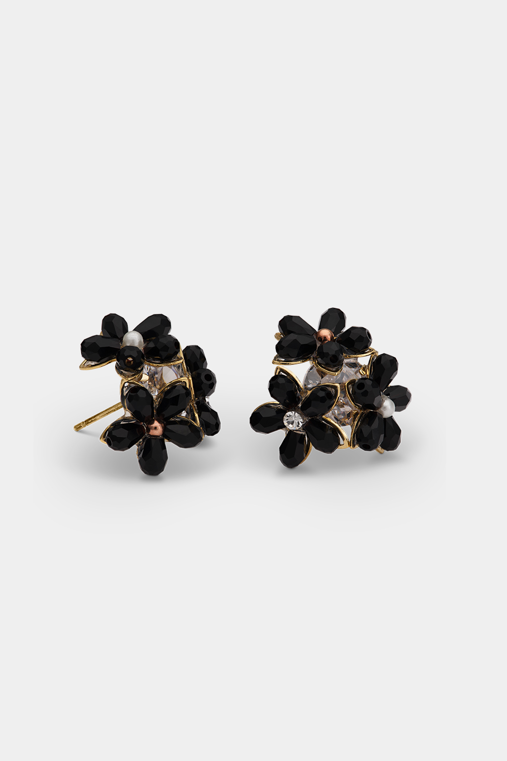 Eugenie earrings - Black i gruppen Smycken / Örhängen hos Glitter (253001529002)