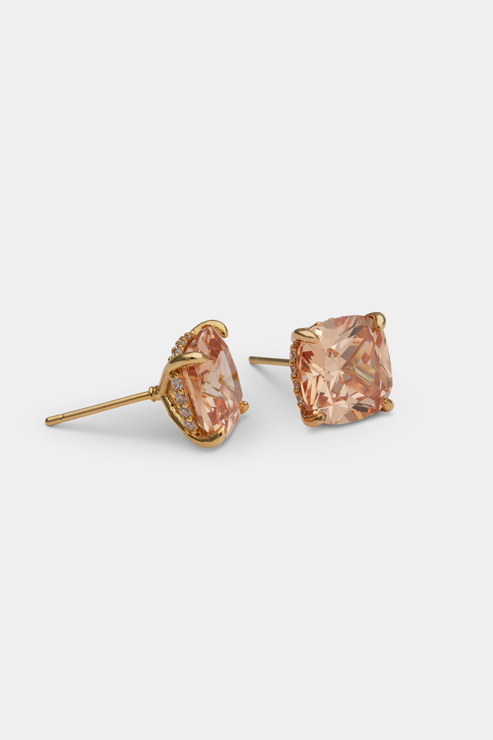 Desiree studs - Champagne i gruppen Store week / 2537 hos Glitter (253001558302)