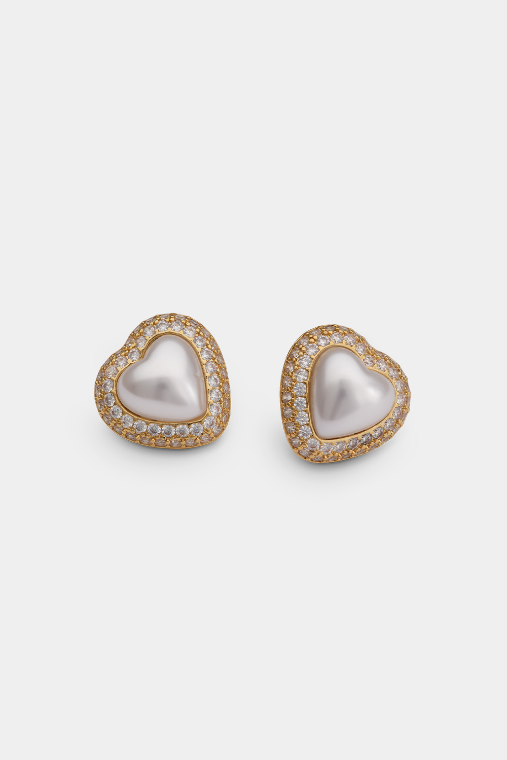 Athena earrings - Ivory i gruppen Smycken / Örhängen / Studs hos Glitter (253001572002)