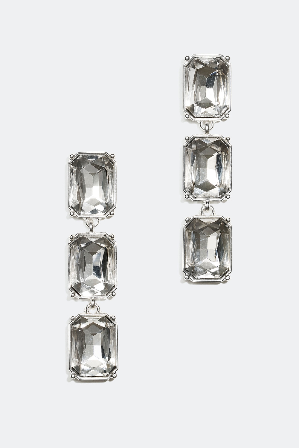 Silverfärgade örhängen med rektangulära glasstenar i gruppen Smycken / Örhängen hos Glitter (253002551000)