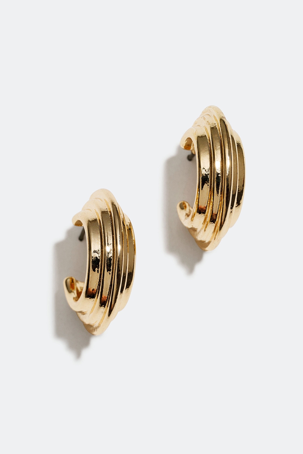 Guldfärgade chunky hoops med räfflat mönster i gruppen Smycken / Örhängen / Hoops hos Glitter (253004042002)