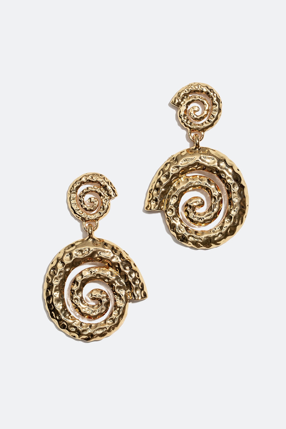 Guldfärgade örhängen med spiralformat hänge i gruppen Smycken / Örhängen hos Glitter (253006542002)