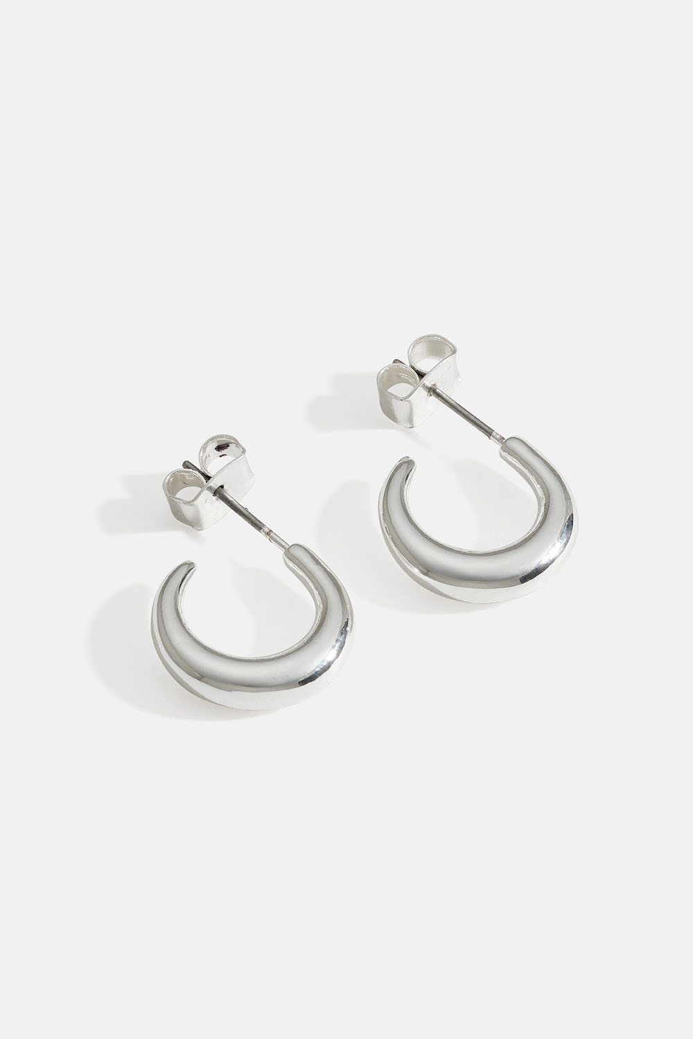Små rundade hoops i gruppen Smycken / Örhängen / Hoops hos Glitter (253009561001)