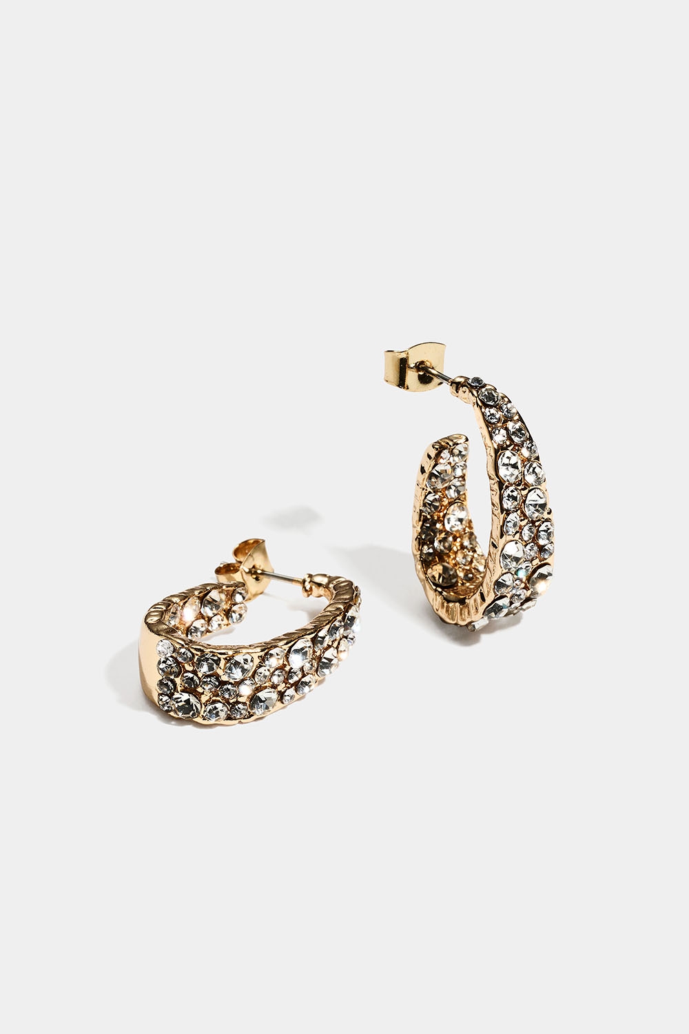 Breda guldfärgade ovala hoops med strass i gruppen Store week / 2545 hos Glitter (253010400202)