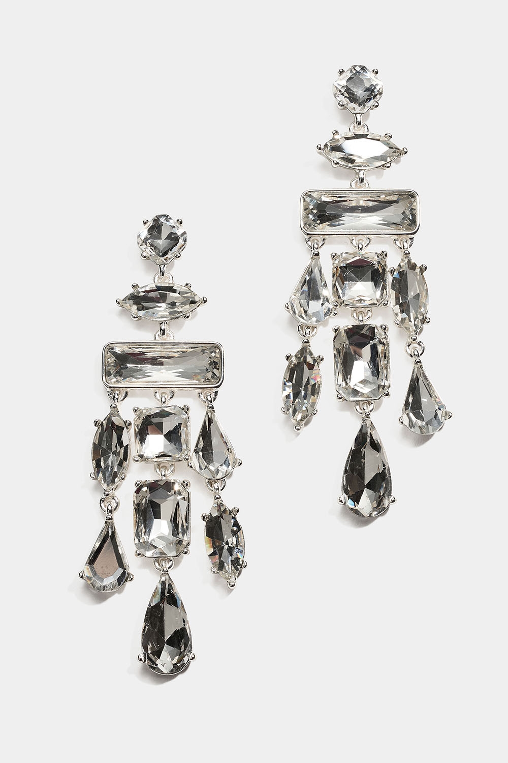 Stora örhängen med glasstenar i olika form i gruppen Smycken / Örhängen / Strass hos Glitter (253010440201)