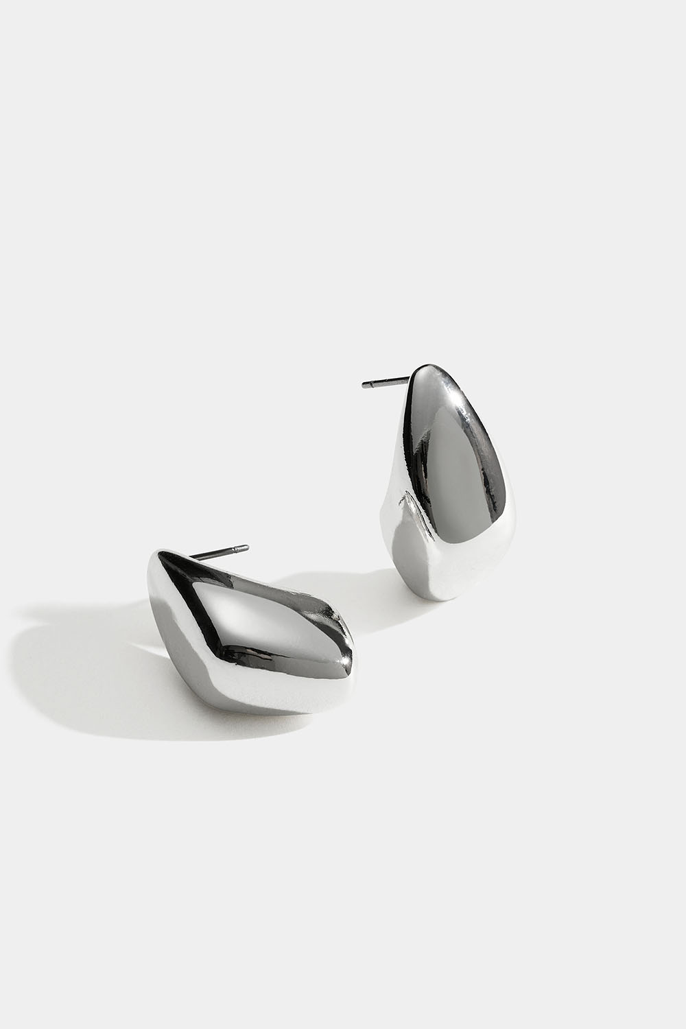 Örhängen i kantig droppform i gruppen Store week / 2551 hos Glitter (253010501001)