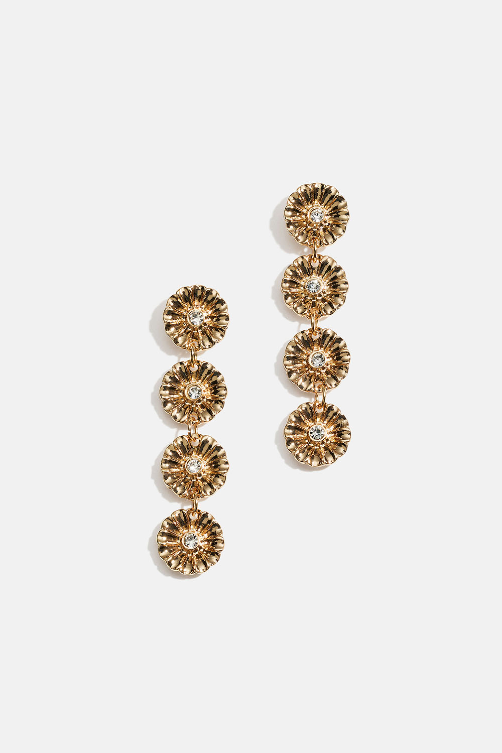 Långa guldfärgade örhängen med blommor och glasstenar i gruppen Smycken / Örhängen hos Glitter (253010702002)