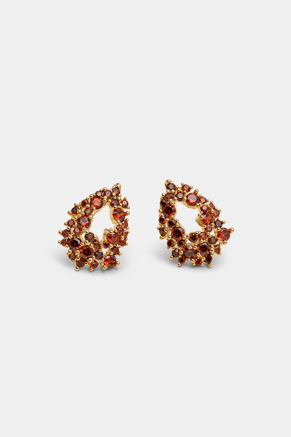 Petite Miss Alice earrings - Garnet i gruppen Smycken / Örhängen hos Glitter (253010826002)