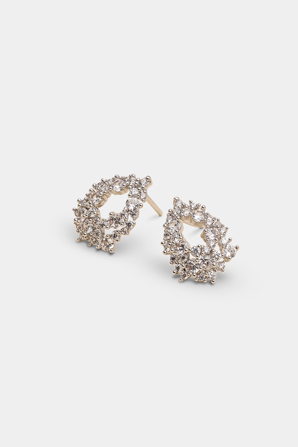 Petite Miss Alice earrings - Crystal (silver) i gruppen Smycken / Örhängen / Strass hos Glitter (253010831001)