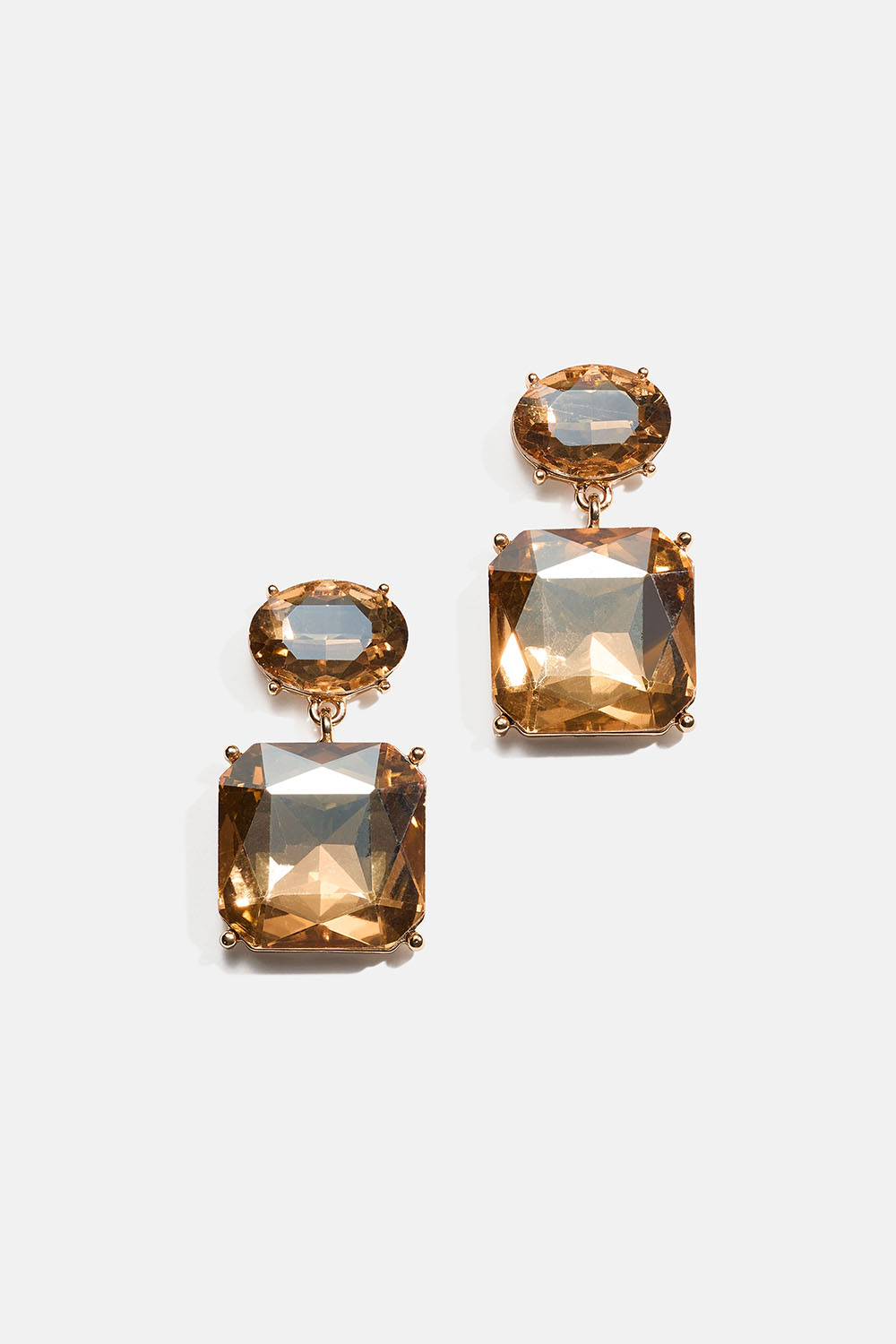 Guldfärgade örhängen med ovala och fyrkantiga glasstenar i gruppen Smycken / Örhängen hos Glitter (253010888300)