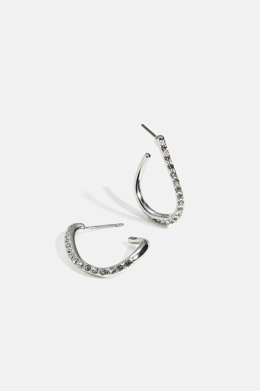 Vågiga hoops med glasstenar i gruppen Smycken / Örhängen / Hoops hos Glitter (253011131001)