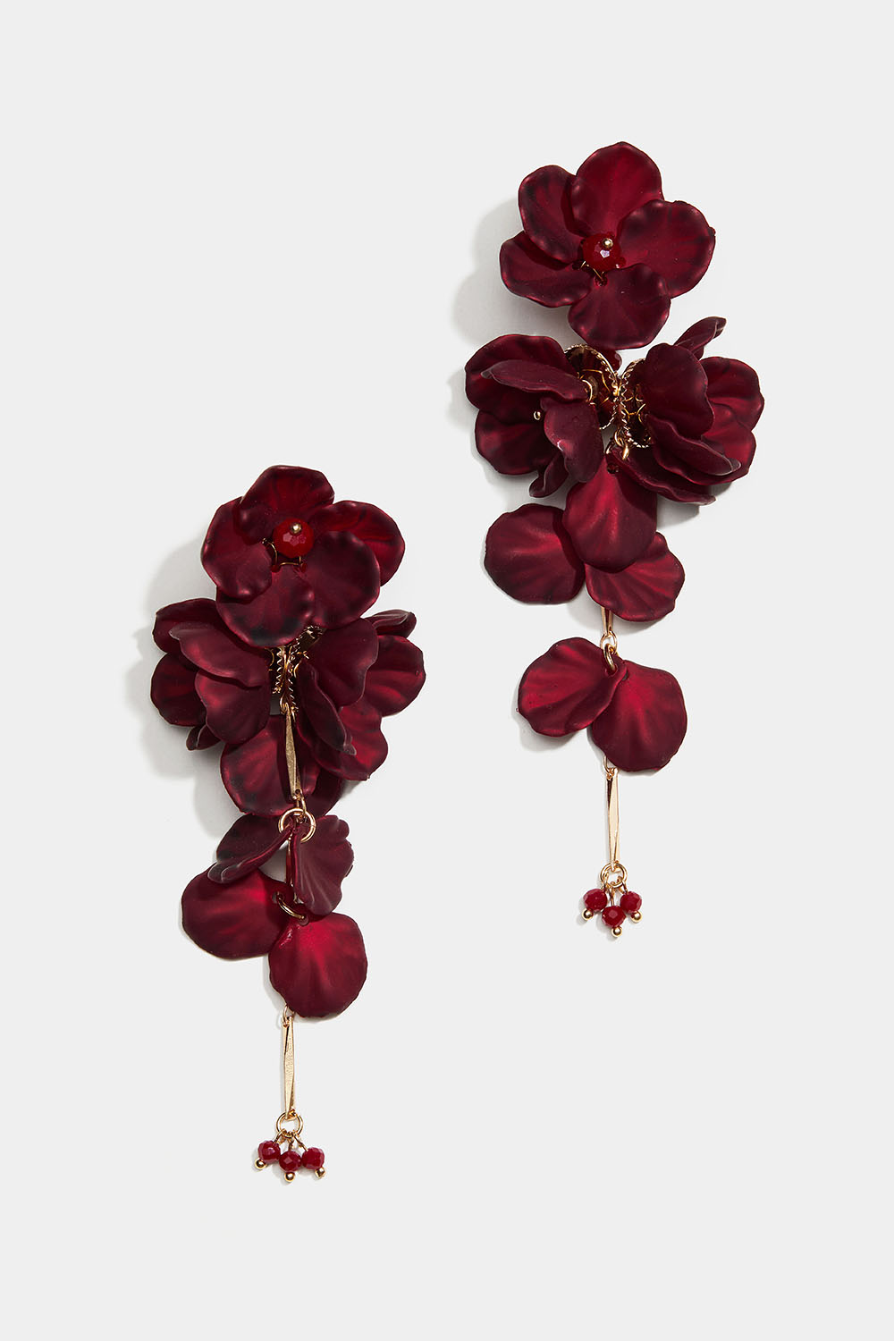 Örhängen med stora vinröda blommor i gruppen Smycken / Örhängen hos Glitter (253011766302)