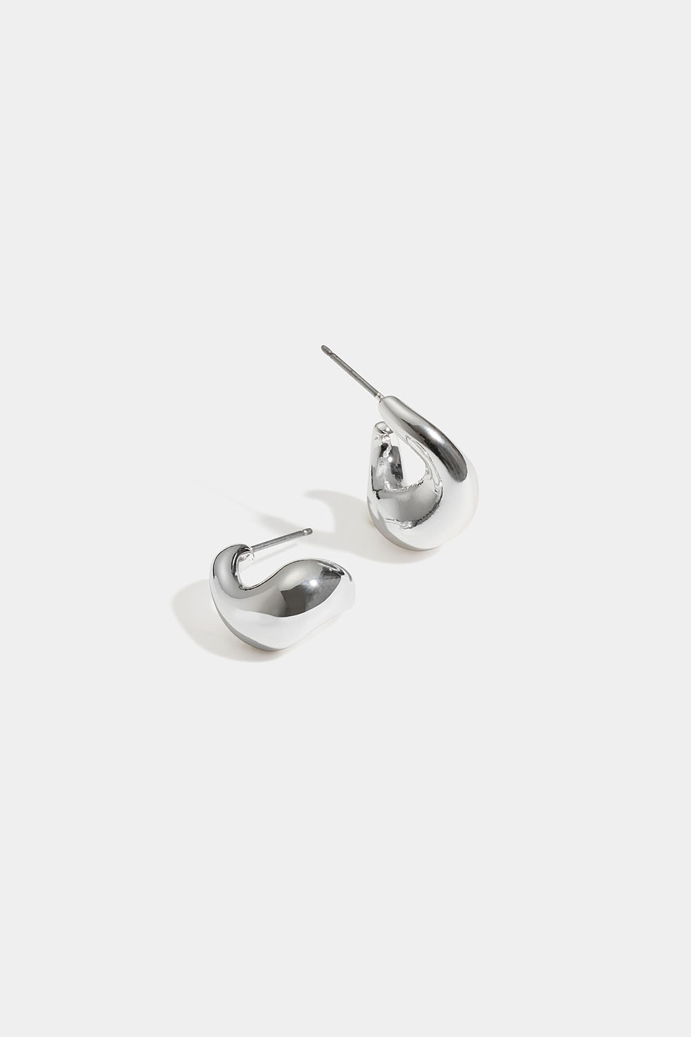 Små chunky hoops i böjd design i gruppen Smycken / Örhängen / Hoops hos Glitter (253011891001)