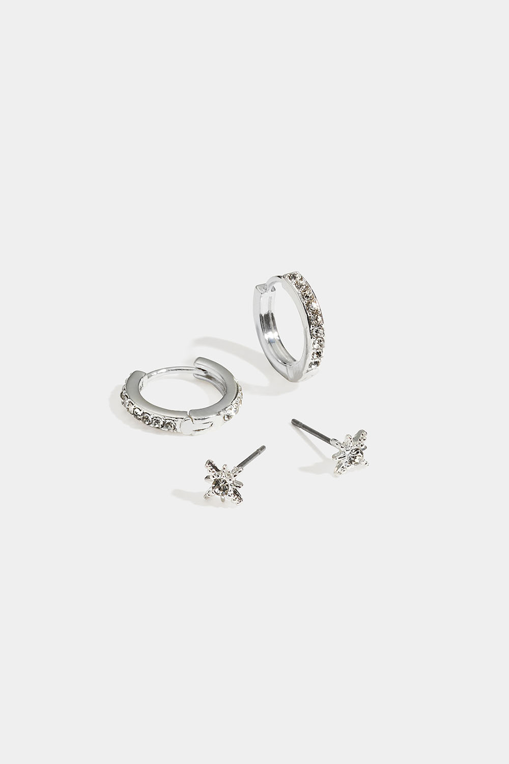 Silverfärgade örhängen 2-pack med stjärnor och hoops i gruppen Smycken / Örhängen / Flerpack hos Glitter (253012091000)