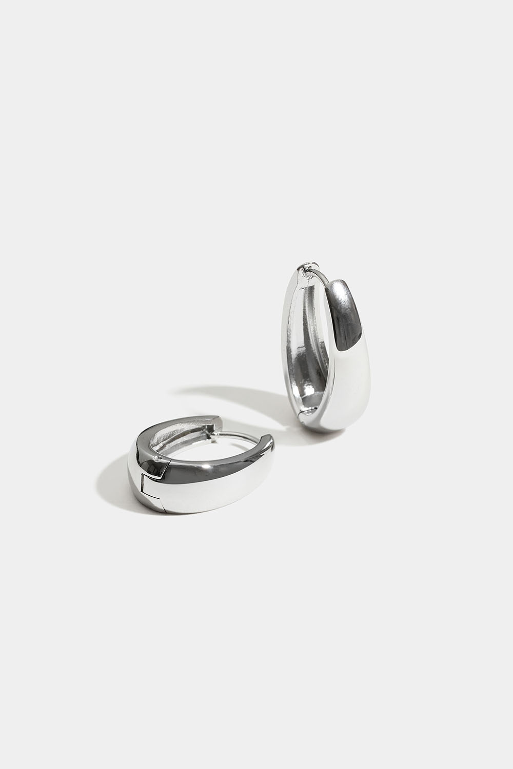 Ovala hoops i stål i gruppen Stainless Steel / Örhängen i stål hos Glitter (253012141600)