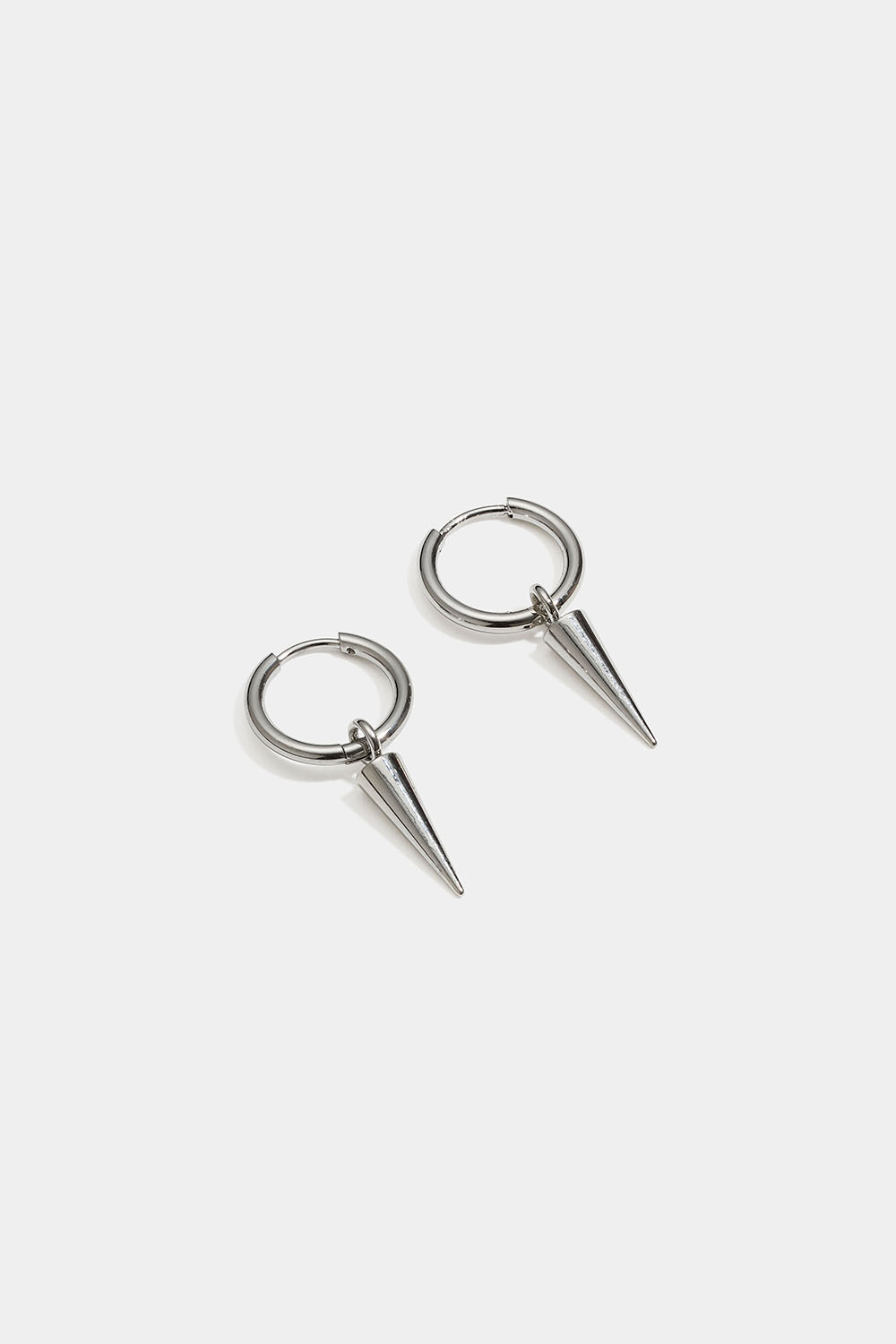 Hoops i stål med nitar i gruppen Stainless Steel / Örhängen i stål hos Glitter (253012151600)
