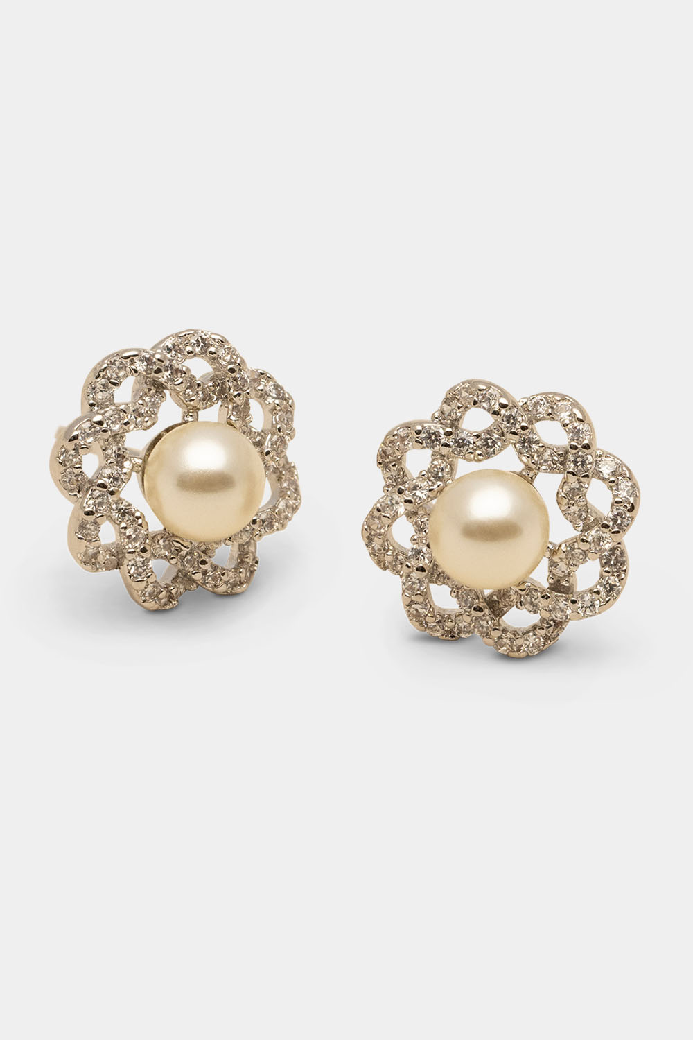 Fleur earrings - Ivory i gruppen Lily and Rose - Örhängen hos Glitter (253746391000)