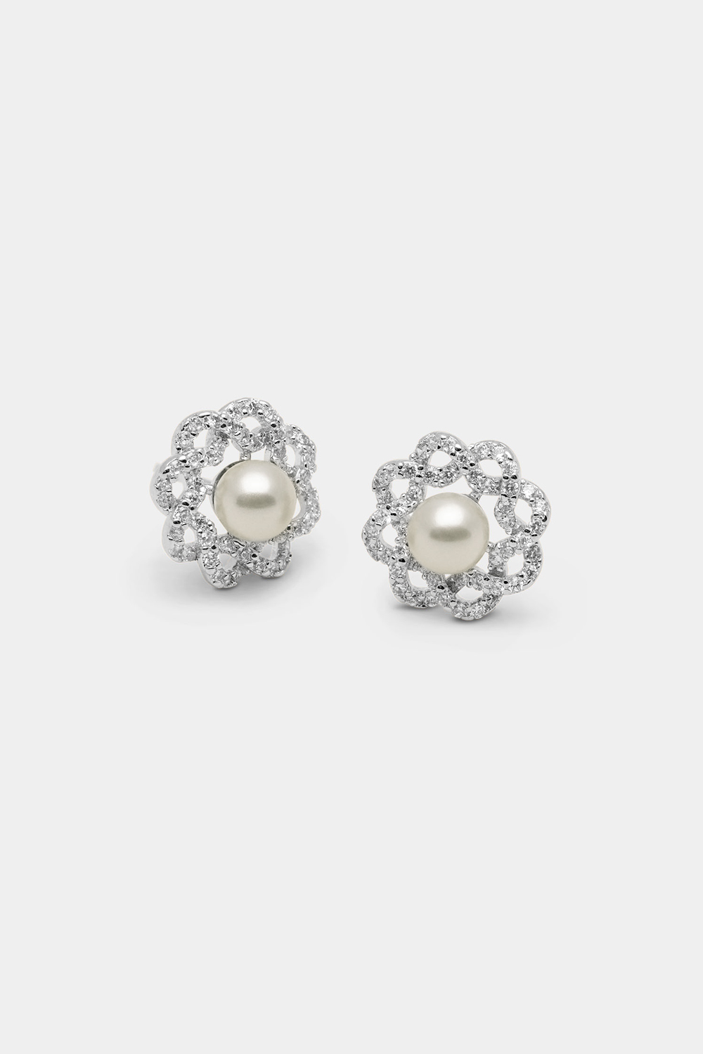 Fleur earrings - Ivory i gruppen Lily and Rose - Örhängen hos Glitter (253746391000)