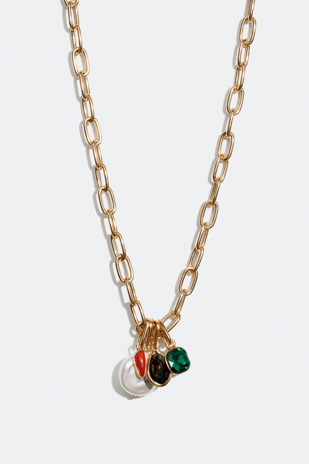 Guldfärgat halsband med olika hängen i gruppen Smycken / Halsband / Halsband med hänge hos Glitter (254000939902)