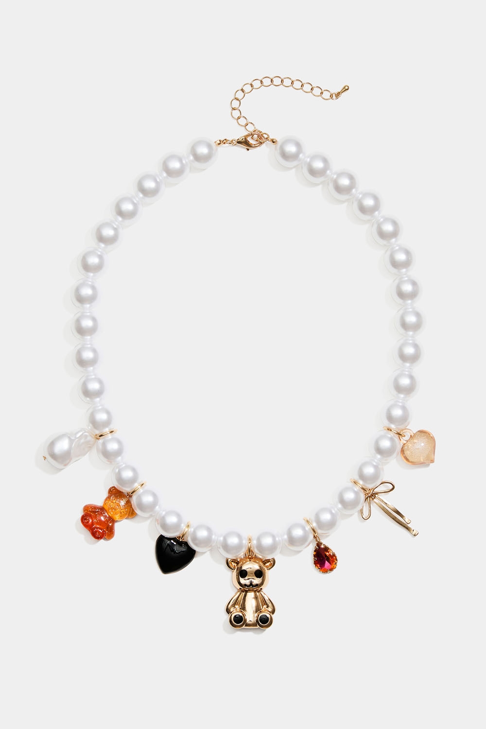 Pärlhalsband med berlocker i gruppen Smycken / Halsband / Halsband med hänge hos Glitter (254002289902)