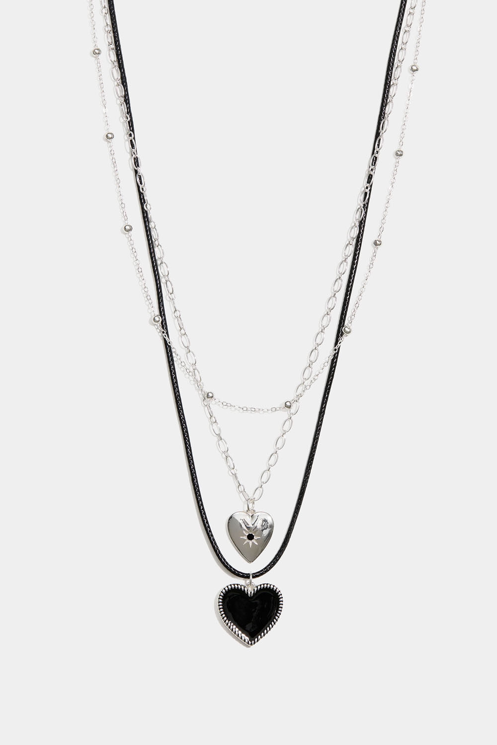 Trippelhalsband med hjärtan och snöre i gruppen Smycken / Halsband / Halsband med hänge hos Glitter (254002299001)