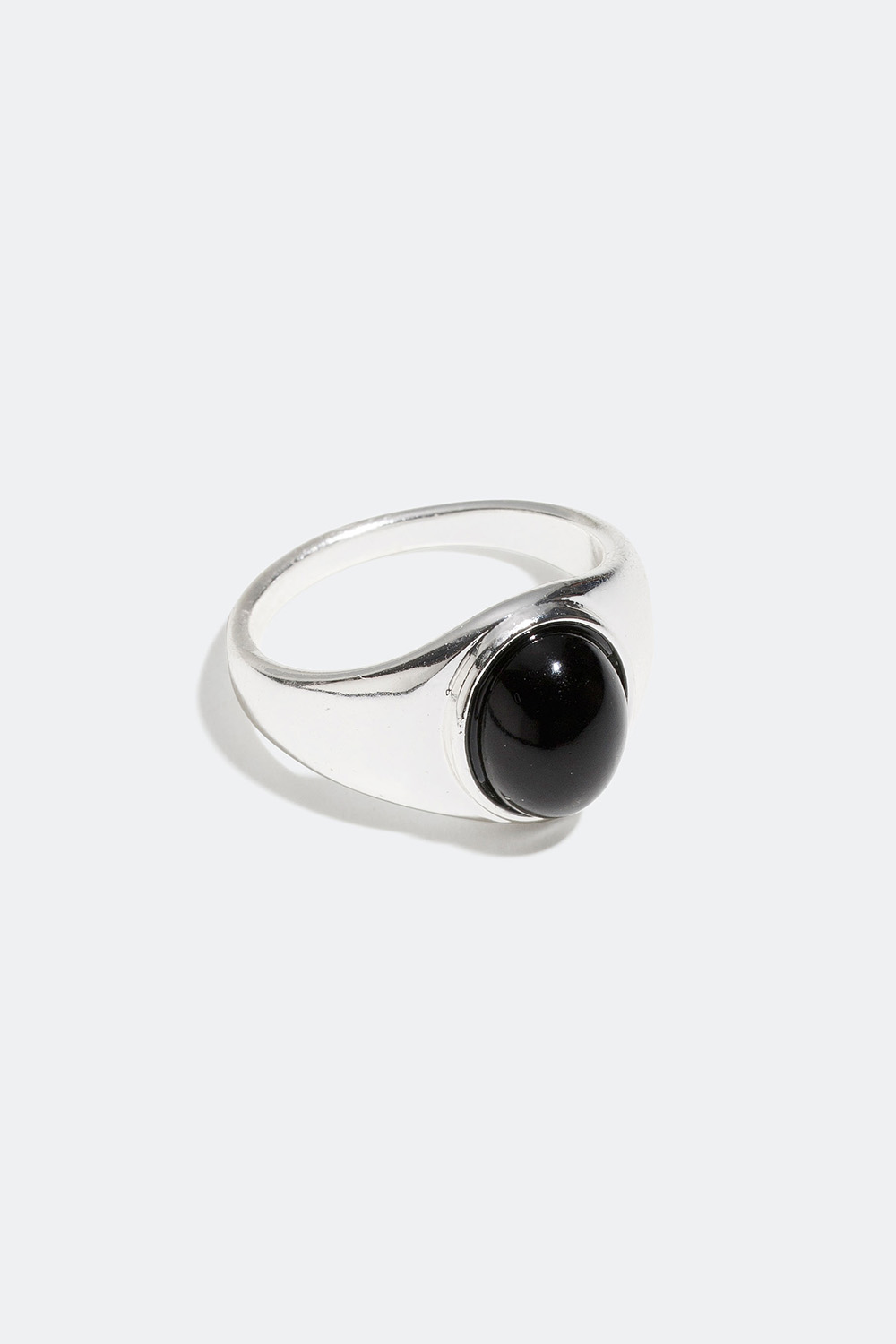 Ring med svart sten i gruppen Smycken / Ringar / Breda hos Glitter (25600031)