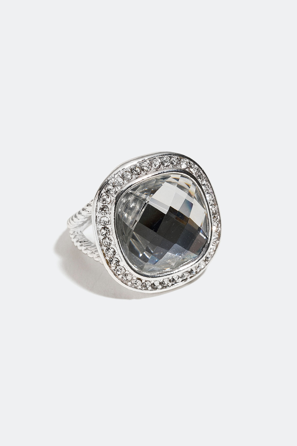 Tvinnad ring med vita glasstenar i gruppen Smycken / Ringar / Strass hos Glitter (2560004)