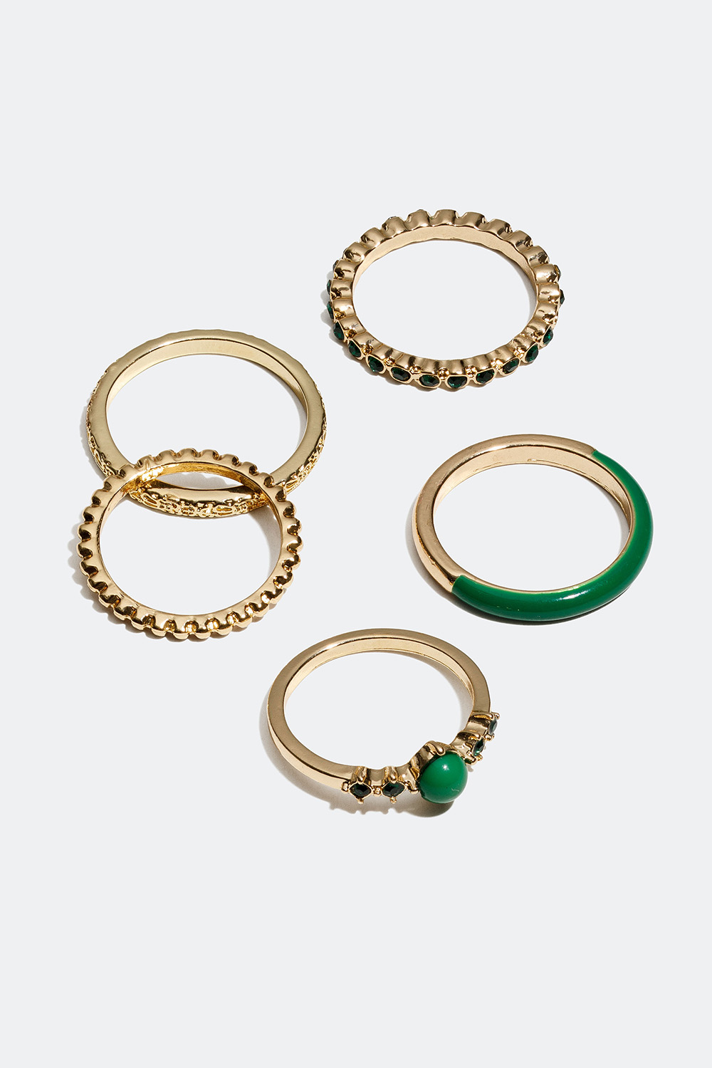 Guldfärgade ringar med detaljer i grönt, 5-pack i gruppen Smycken / Ringar / Flerpack hos Glitter (2560006275)