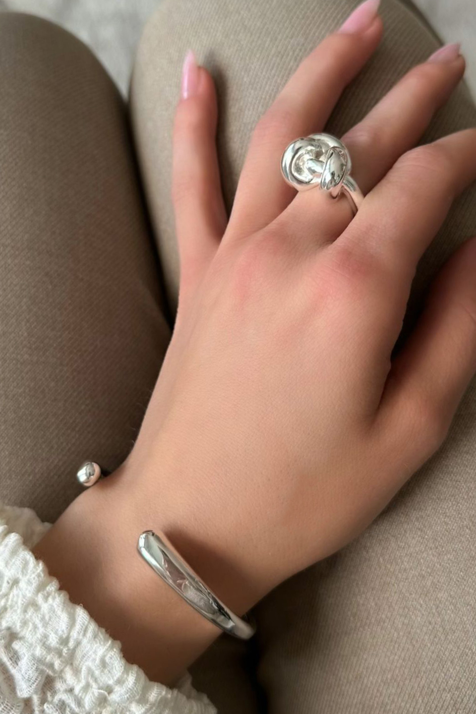 Chunky ring med knut i gruppen Smycken / Ringar / Breda hos Glitter (25600085)