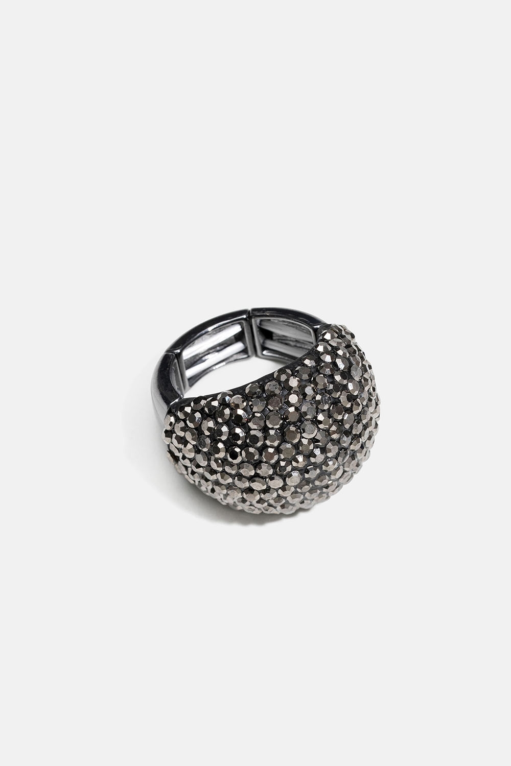 Justerbar ring i mörkgrå metall med svart strass i gruppen Smycken / Ringar hos Glitter (256001239702)