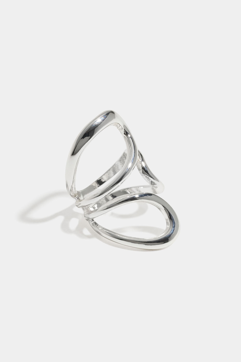 Skulpterad ring, silverfärgad i gruppen Smycken / Ringar hos Glitter (2560015410)