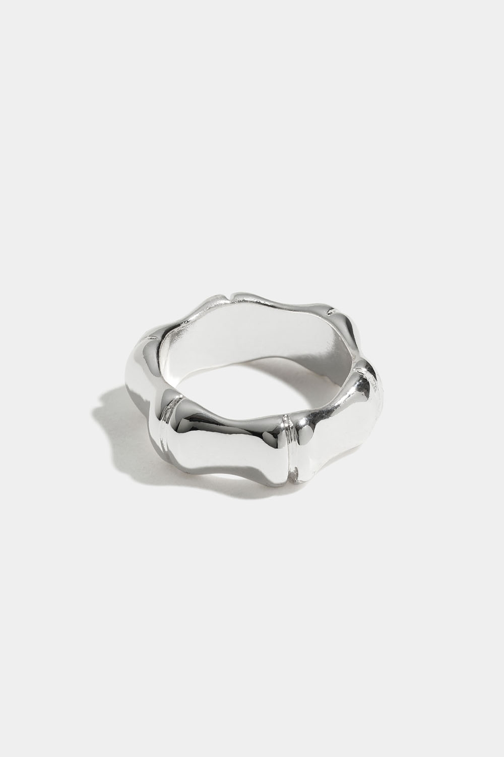 Ring med rundad design i gruppen Smycken / Ringar hos Glitter (2560015810)