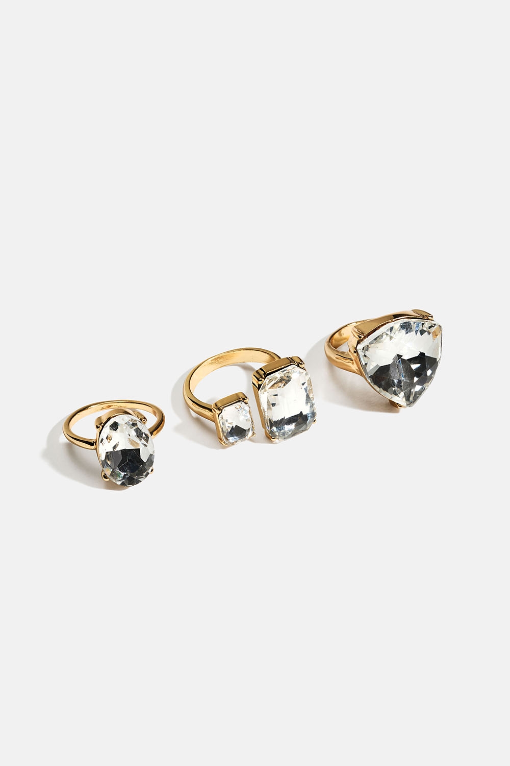 Guldfärgade ringar med glasstenar, 3-pack i gruppen Smycken / Ringar / Flerpack hos Glitter (2560016301)